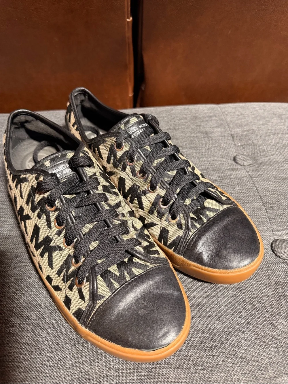 Michael Kors Signature MK Monogram Low Top Sneakers Black Tan Size 9